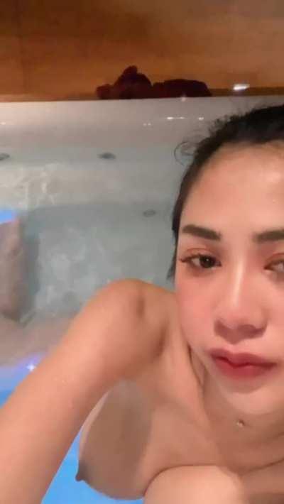 I hope that the 5 guys who see this like my petite body 💕