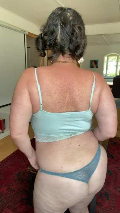 Your dick looks cold, want to warm it up inside me?