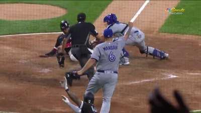 [Highlight] Yasmani Grandal is called out at the plate after review