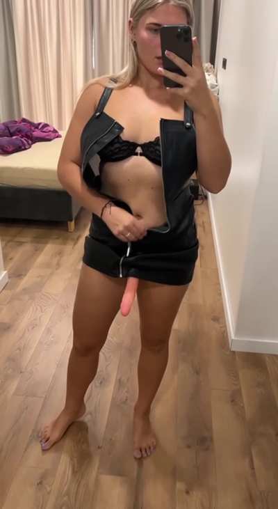 kneel down in front of your mistress and open your mouth wide now.