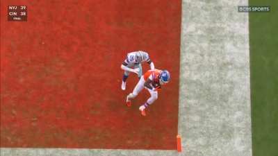 [Highlight] Rookie Pat Bryant II makes impressive catch for first career TD