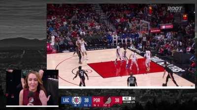 [Highlight] Blazer broadcast crew with an amazing tangent about emotional support snakes