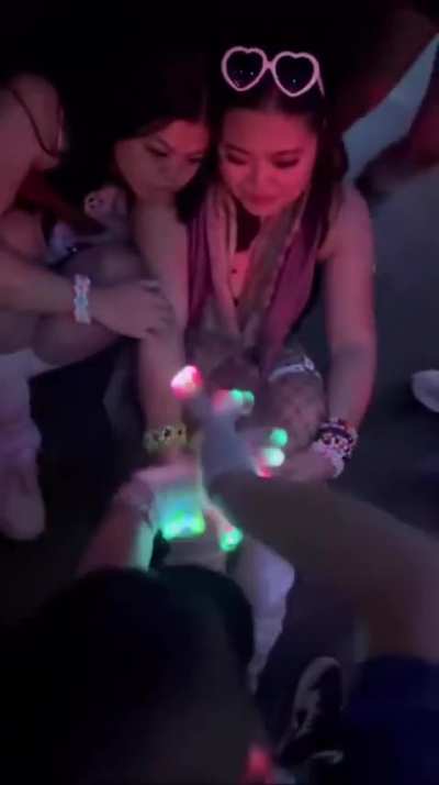 Just wanted to share a video of me gloving at an excision show. My buddy not the best camera man but we learning lol.