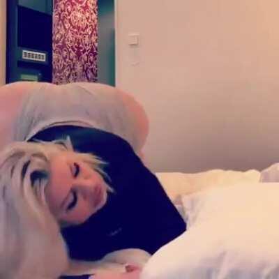 I'm gonna revive this sub with some Natasha Crown ass