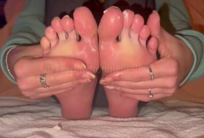 Do you like toes or soles more? 🤤🤤