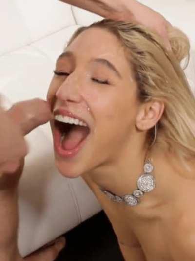 imagine busting all over her face