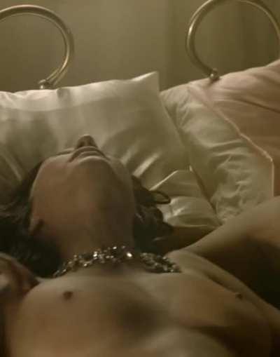 Лорена Компарату