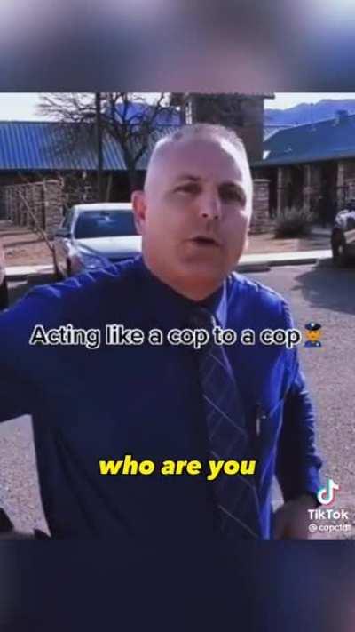 Dude flusters a cop by turning the questioning around on him