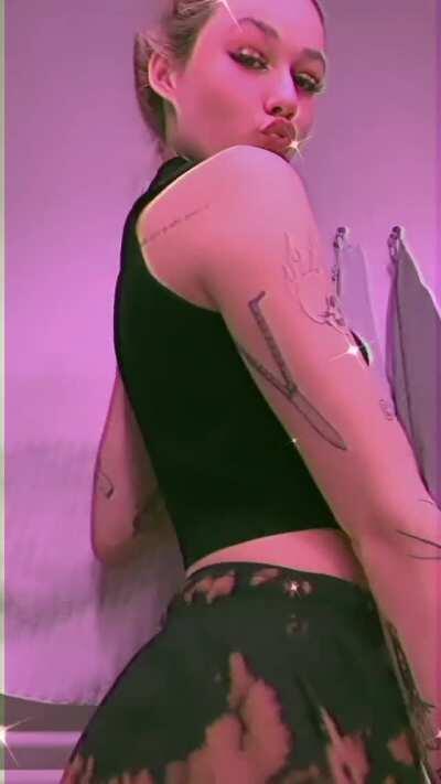 Sie twerkt ihren riesen ass aus der story