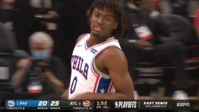 [Highlight] Tyrese Maxey's difficult Layup