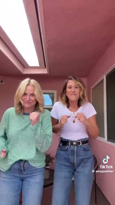 Amy Poehler, Kristen Wiig (Oct 2025)