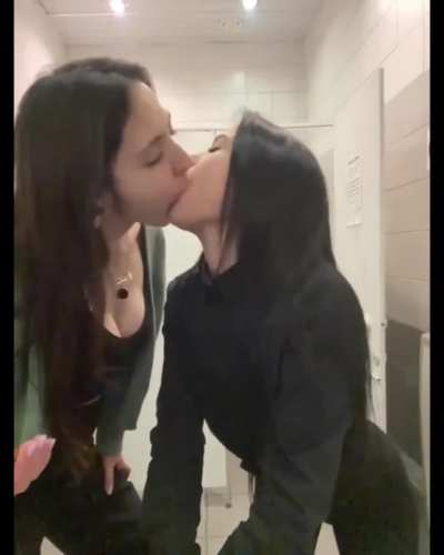 Ever wondered why ladies take so much time in the washroom?