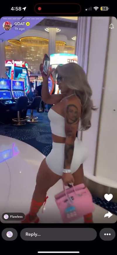 Ari the queen of walking