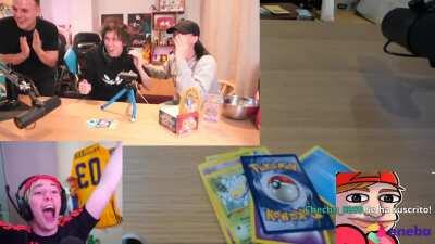 reaccion de fola al charizard