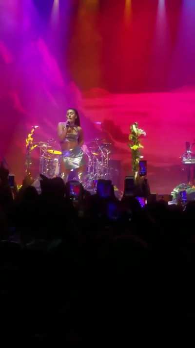 Concert footage from 2018 - Your teeth in my neck