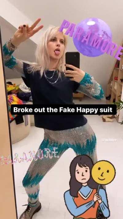 New (?) photo of Hayley