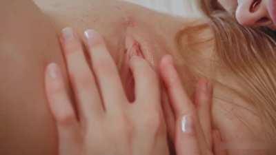 can't stop herself from tasting her lover's irresistible nether lips