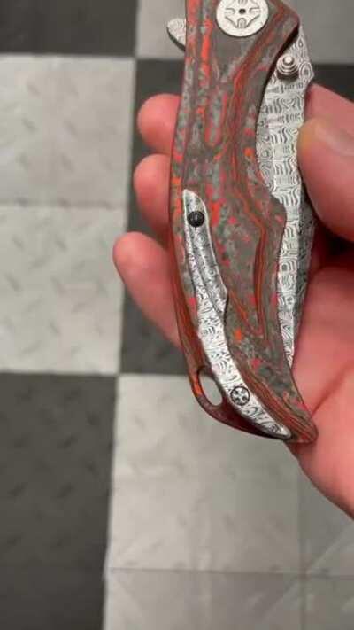 Hey knife club.. I’m not a fan of most tighe designs... but the tighe down really does speak to me. I am trying to choose between this one and a green version of the same knife. How do you like this model? Curious. I know it’s different, but that’s what I