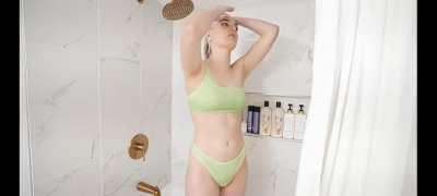 Avrey Ovard's teen pits