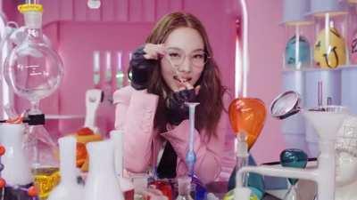 Nayeon - Scientist M/V