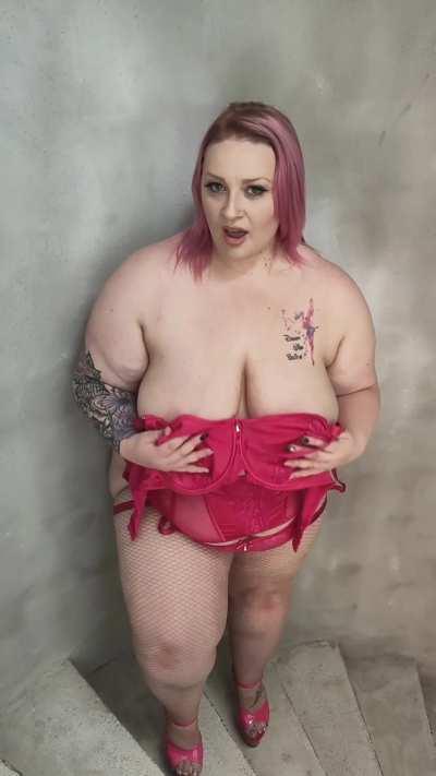 Watch till the end to see big titties 💖