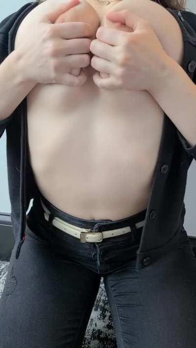 are natural boobs like mine your type? (18f)