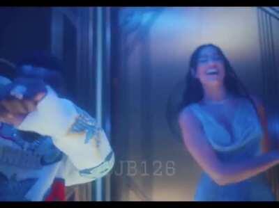 Nuvo Vindi loves Levitating