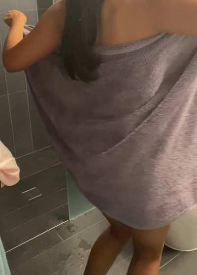 Daddy this towel doesn’t cover me up too well…is that okay? 🤤
