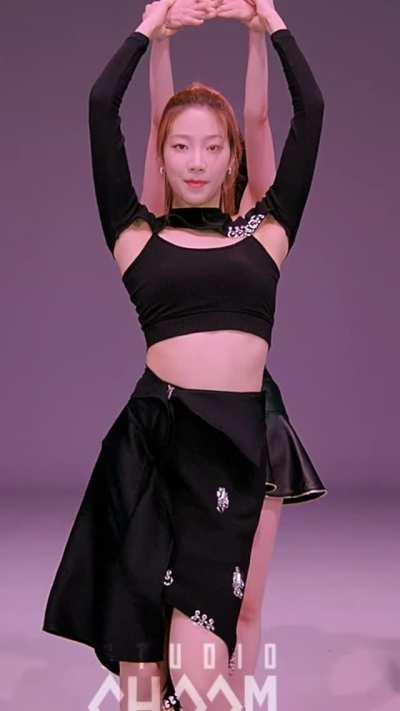 LE SSERAFIM - Chaewon & Kazuha