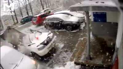 Зато снег почистил...