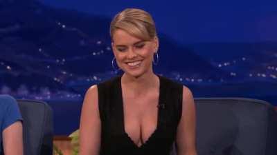 Just mesmerising (x-post /r/TalkShowGirls)