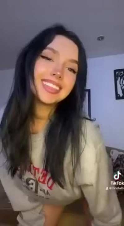 Beautiful face and body 🥵