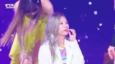 Yeji vs Confetti
