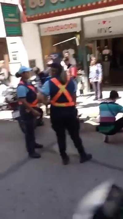 Le quisieron secuestrar la moto y se desmayó: 