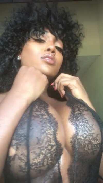 if yall want the baddest bitches on the planet yall kno wat to do message me