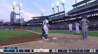 [Highlight] Kerry Carpenter with a 3-run HR to put the Tigers up 6-4!