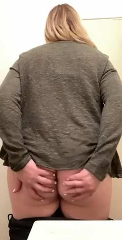 I know I’m at work but I have needy holes that need to be filled