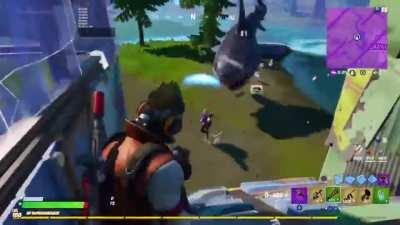 This Shark just stole my kill and he is laughing at me 😠