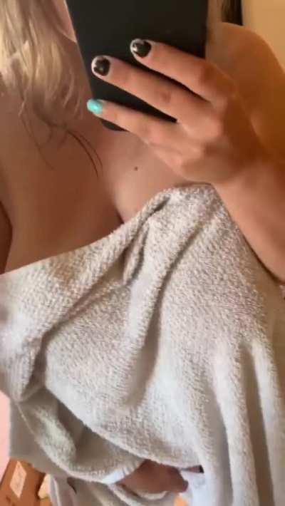 Playing with myself a little before a shower 😈