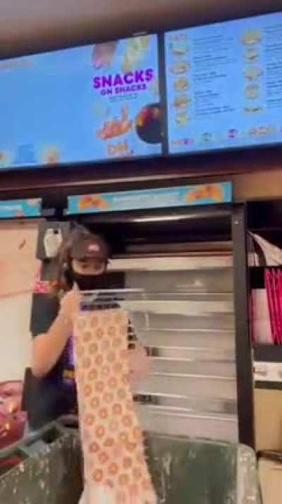 Yet another capitalist food waste post