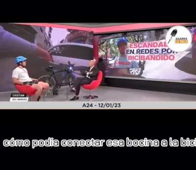 un pelotudo con un pelado