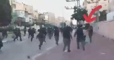 I wish i'd be as chill as this woman is