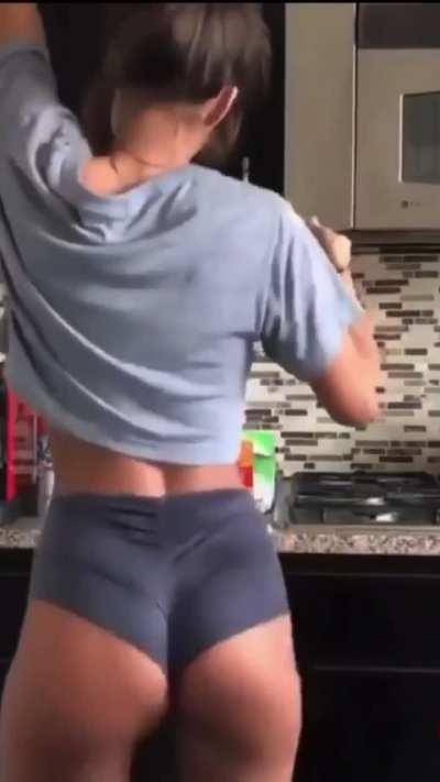 Sommer ray booty comp