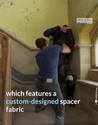 This vest can protect you from knife attacks and stabbings