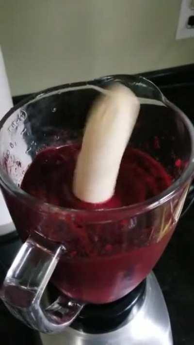 My banana isn't going without a fight (OC)