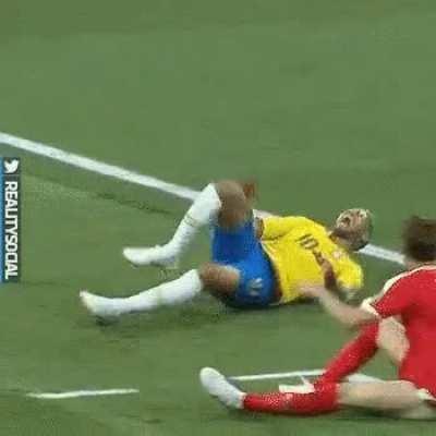 My Fall Guy trying to stand up in Jump Showdown