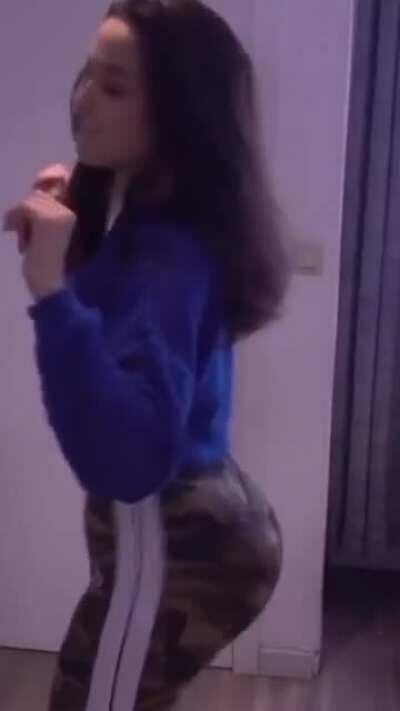 Dunjahh twerking 🍑