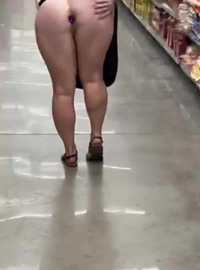 Flashing the 🔌 around Walmart