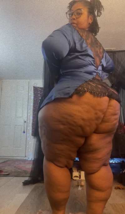 Ass soo heavy I need help carrying it around.. could you help me ..?