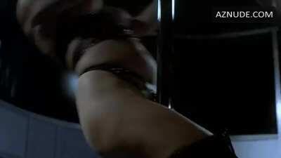 Jennifer Tilly = Dancing at the Blue Iguana